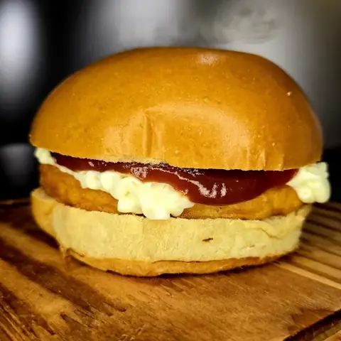 Chicken Romeu com frango empanado e cream cheese